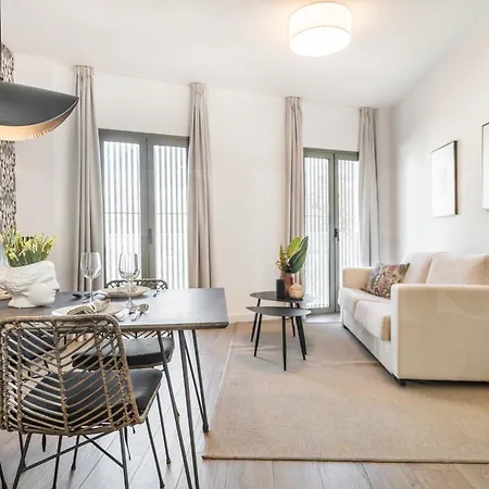 Modern With Private Terrace By Rems Malaga
